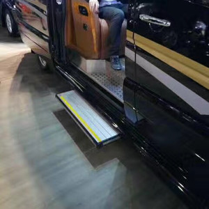 บันไดไฟฟ้า Starlight สำหรับรถบ้าน RV รุ่น Maxus V80 Yufeng Ford Transit Iveco Sprinter บันไดประตูกลาง - Product Image 1