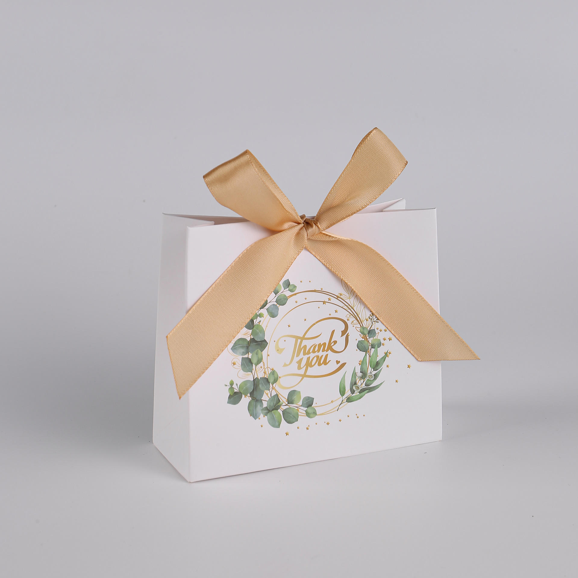 Corde de soie dorée