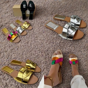 Sandales plates haut de gamme pour femmes, nouveau design à brides croisées, confortables et respirantes pour l'été et les activités de plein air - Product Image 4