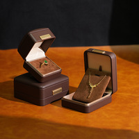 Boîte à bijoux de luxe en cuir PU Yantong YTJ-019 avec logo personnalisable, emballage cadeau pour bagues, colliers, bracelets
