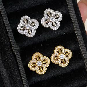 Pendientes de Plata de Ley S925 con Cruz y Diamantes, Diseño Exquisito de Flor de Cuatro Hojas China, Joyería de Diamantes Versátil y de Nicho - Product Image 2