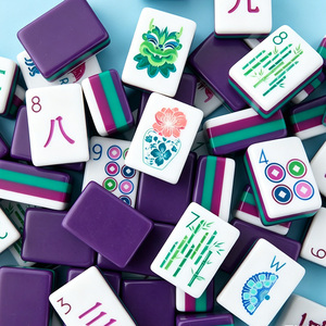 Juego de Mahjong de Acrílico con Patrón de Bambú de 4 Capas, Plegable y Grabado Personalizado, con Fichas Americanas de Lujo Moderno, Portátil para Entretenimiento - Product Image 1