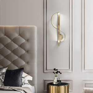 Lámpara <span class=keywords><strong>de</strong></span> Pared LED <span class=keywords><strong>de</strong></span> Estilo Moderno <span class=keywords><strong>con</strong></span> Marco <span class=keywords><strong>de</strong></span> Hierro y Luz Blanca Cálida para Dormitorio, Sala <span class=keywords><strong>de</strong></span> Estar, Iluminación Creativa <span class=keywords><strong>de</strong></span> Pared <span class=keywords><strong>con</strong></span> <span class=keywords><strong>Forma</strong></span> <span class=keywords><strong>de</strong></span> <span class=keywords><strong>Serpiente</strong></span> para Interiores - Product Image 1