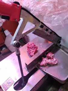 <span class=keywords><strong>Picadora</strong></span> <span class=keywords><strong>de</strong></span> <span class=keywords><strong>Huesos</strong></span> Eléctrica <span class=keywords><strong>de</strong></span> Acero Inoxidable para <span class=keywords><strong>Huesos</strong></span> Grandes, Costillas, Patas, Trozos <span class=keywords><strong>de</strong></span> <span class=keywords><strong>Pollo</strong></span>, Excelente Herramienta para Picar <span class=keywords><strong>Huesos</strong></span> - Product Image 6