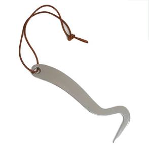 Щетка для чистки копыт из нержавеющей стали с кожаным ремешком - Product Image 1