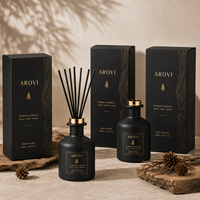 Arovi - Ensemble diffuseur de parfum noir de luxe 250 ml, parfum d'ambiance cèdre et santal, flacon mat avec bouchon doré, coffret cadeau personnalisé et parfum