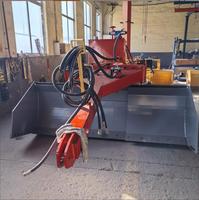 Niveleur laser satellite à col de cygne pour terrains agricoles à grande échelle, avec faisceau laser télescopique large et courbé pour nivellement de terrain