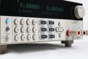Source programmable haute vitesse ITECH IT6122B 32V/3A/96W pour laboratoire, haute précision 0,1mV/0,01mA pour test de puissance de commutation, garantie 1 an - Product Image 6