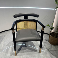 Chaise de salle à manger en rotin tressé en bois massif de style vintage, fauteuil design, sur mesure pour hôtel, personnalisable, style Wabi-sabi