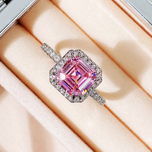 Anello a Forma di Quadrato Principessa, Design Elegante per Donne - Product Image 3