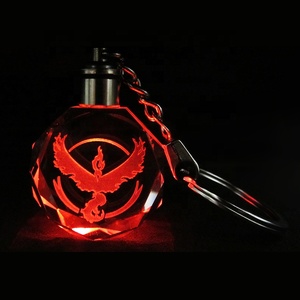 Portachiavi LED Pokémon con Logo delle 3 Squadre Valor Mystic Instinct in Cristallo - Product Image 5