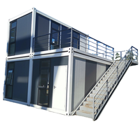 Maison conteneur modulaire flexible et personnalisable à 2 étages en acier léger avec balcon et escalier pour usage commercial, bureaux, logements et commerces