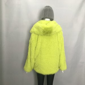 Женское пушистое пальто из искусственного меха - Product Image 6