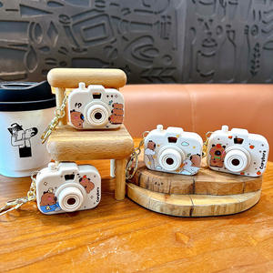 Creative Capybara caméra acrylique <span class=keywords><strong>porte</strong></span>-clés pour Couples mignon Couple sac cadeau caméra petit <span class=keywords><strong>porte</strong></span>-clés pendentif cadeau pour enfants - Product Image 2