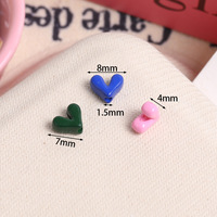 Candykleurige acryl hartvormige kralen met glad oppervlak, losse tussenkralen voor het maken van DIY armbanden, telefooncharms, sleutelhangers en sieraden.