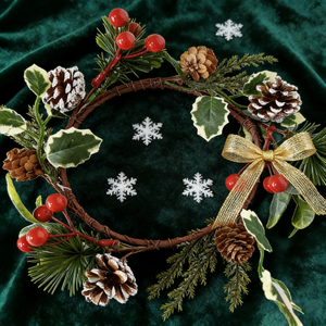 زهور اصطناعية بالجملة لصنع إكليل شمعة عيد الميلاد مع توت اصطناعي لتزيين الطاولة والمنزل في العطلات - Product Image 1