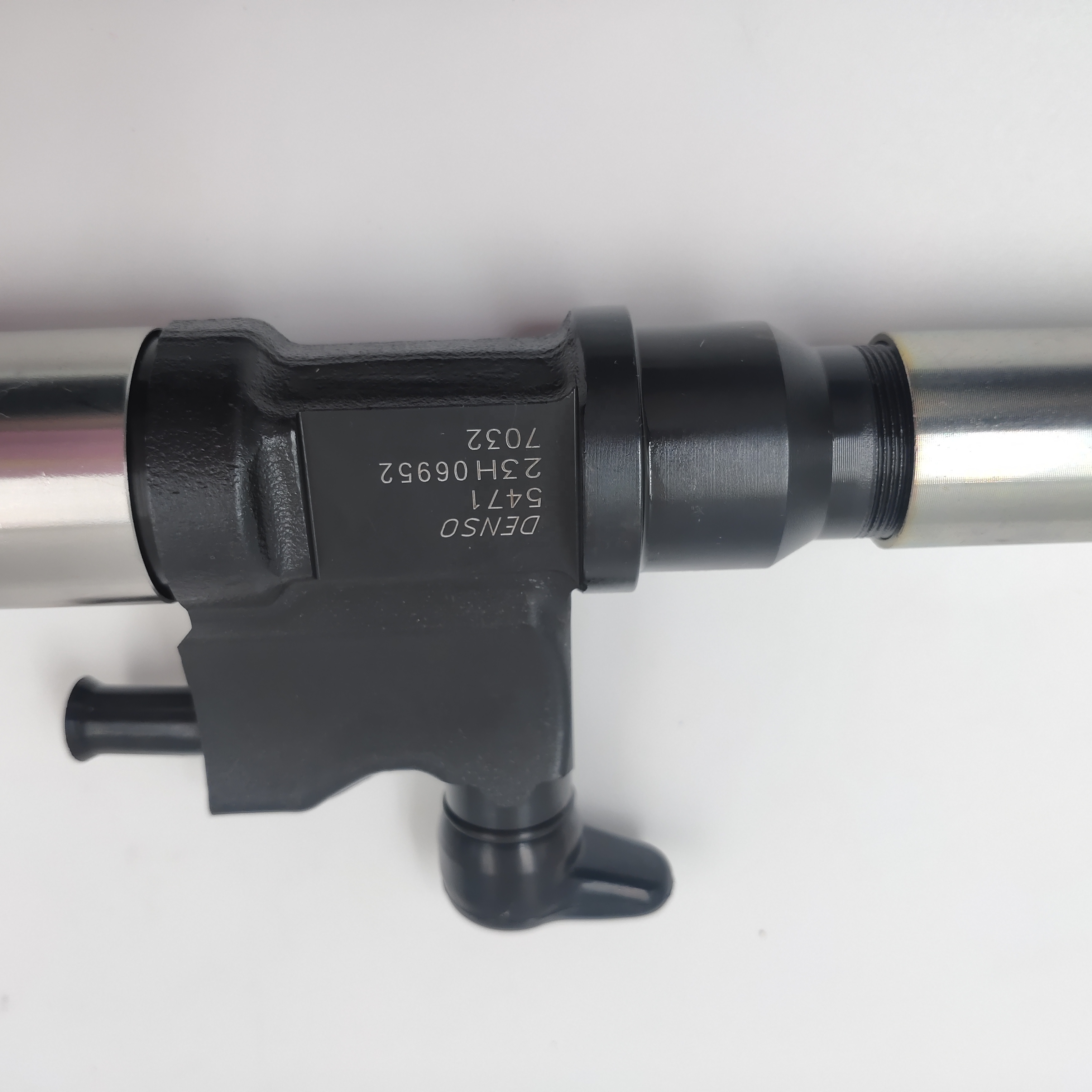 diesel fuel injector 095000-5471 095000-5470 8973297032 common rail injector for truck engine