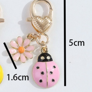 Mignon émail fleur breloques porte-clés pendentif voiture porte-clés <span class=keywords><strong>téléphone</strong></span> breloque coccinelle mode bijoux accessoires bonne chance cadeau - Product Image 3