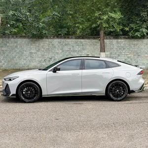 Changan UNI-V HATCHBACK 2023 Usata, Veicolo a Benzina Turbo, Cambio Automatico, Tetto Apribile, <span class=keywords><strong>Auto</strong></span> Usata dalla Cina - Product Image 2