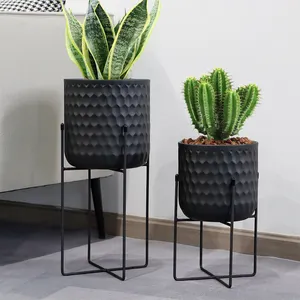 Set Of 2 Black Garden Metal Flower Pots Indoor Balcony Decorative Planter Stylish Embossed Design Pots For Living Room