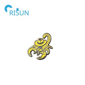 Fabrication personnalisée émail or scorpion épingle insigne toxique désert scorpion épinglette bijoux cadeaux animaux mer nourriture broche broche - Product Image 2