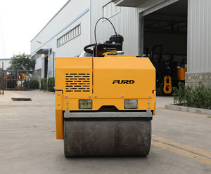 Rouleau compresseur hydraulique à double tambour de 700 kg avec une force de vibration de 2 tonnes - Product Image 3