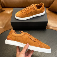 Chaussures de course pour hommes en cuir véritable respirantes avec semelle extérieure en caoutchouc, style couleur unie, rehaussantes