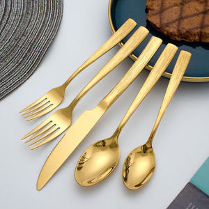 ชุดช้อนส้อมมีดสแตนเลสหนา ด้ามจับทรงสี่เหลี่ยม ชุบทอง ลายตอก สำหรับงานแต่งงาน โรงแรม ขายส่ง - Product Image 3