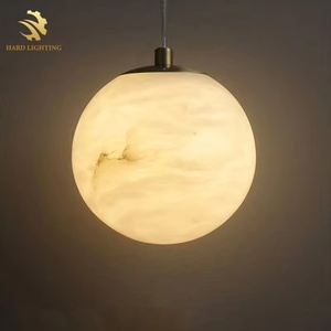 Moon Artistic Pendant Light Lustre décoratif télécommandé pour mariage ou salon Design de planète de taille moyenne - Product Image 5