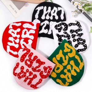 Bonnet en tricot jacquard automne-hiver avec lettres en strass, tendance, pour hommes et femmes, toutes occasions, avec strass - Product Image 1