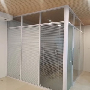 Sistema <span class=keywords><strong>de</strong></span> Paredes Divisorias Modulares Removibles <span class=keywords><strong>de</strong></span> Perfil <span class=keywords><strong>de</strong></span> Aluminio y Vidrio para Oficinas Modernas, Divisiones <span class=keywords><strong>de</strong></span> Oficinas, Salas <span class=keywords><strong>de</strong></span> Reuniones y Hoteles - Product Image 1
