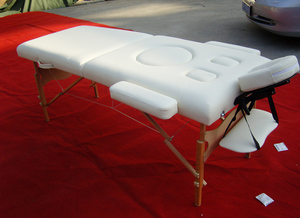 Lit de <span class=keywords><strong>massage</strong></span> pliable multifonctionnel à 2 sections en bois <span class=keywords><strong>pour</strong></span> femmes enceintes Salon commercial Utilisation dans un salon - Product Image 5