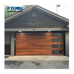Puerta de garaje de grano de madera clásica de diseño residencial con puerta de garaje de ventana de apertura