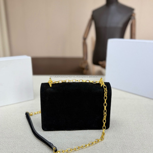 Sacs messagers vintage en cuir de luxe avec logo métallique DO et chaîne pour femmes - Product Image 6