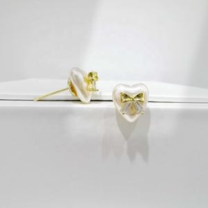 Boucles d'oreilles en argent sterling 925, petites boucles d'oreilles en forme de cœur, hypoallergéniques, pour filles, croix unique, délicates, vintage, perles. - Product Image 1