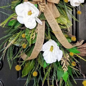 Couronne de Magnolia de Haute Qualité Southpeak pour Porte d'Entrée, Fleurs Artificielles Réalistes au Toucher, Décoration Printemps, Noël, <span class=keywords><strong>Mariage</strong></span>, Mur de la Maison - Product Image 2