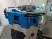 Équipement de formage de tuyaux de précision pour la fabrication industrielle 60 Machine à rouler horizontale à huit rouleaux