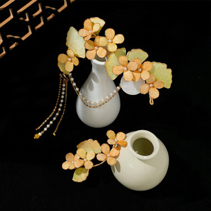 Horquilla para el cabello original hecha a mano, estilo otoñal, con diseño de flores de terciopelo envueltas, estilo hada antiguo, con borlas y maquillaje tradicional chino. - Product Image 2
