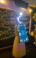 Mesin Photo Booth Selfie Mobile Kompatibel Printer DSLR dengan Layar Sentuh 32 Inch, Robot Roamer, untuk Acara Pesta Pernikahan