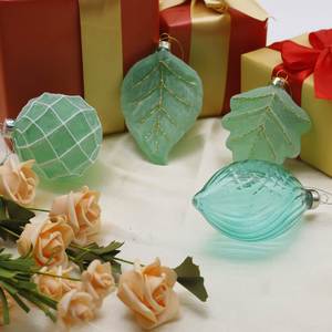 Adornos Navideños de Cristal con Diseño de Hojas Colgantes, Novedad 2024, para Regalos - Product Image 3