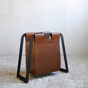 מתקן ספרים ומגזינים מעור אקולוגי, עמיד ומודרני לעיצוב הבית ומשרד - Product Image 1