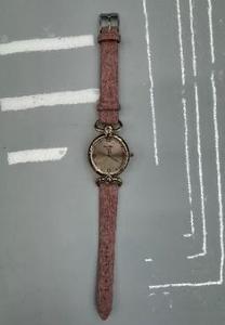 Orologio da Donna alla Moda Hyf con Cassa Rotonda Placcata Oro, Cinturino in Pelle, Resistente all'Acqua - Product Image 3