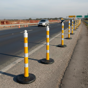 Poste de Advertencia Reflectante Amarillo con Boya de 110 x 8 cm para Seguridad Vial y de Tráfico, Hecho de Plástico de Goma PE, Poste Delimitador - Product Image 3