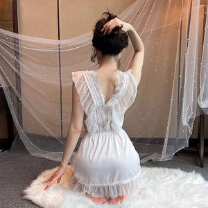 Ensemble de pyjama en dentelle transparente à décolleté profond avec short pour femmes, vêtements de nuit en soie glacée - Product Image 4