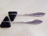 Marteau de réflexe médical Taylor - Marteau de percussion triangulaire coloré pour la neurologie et l'examen physique