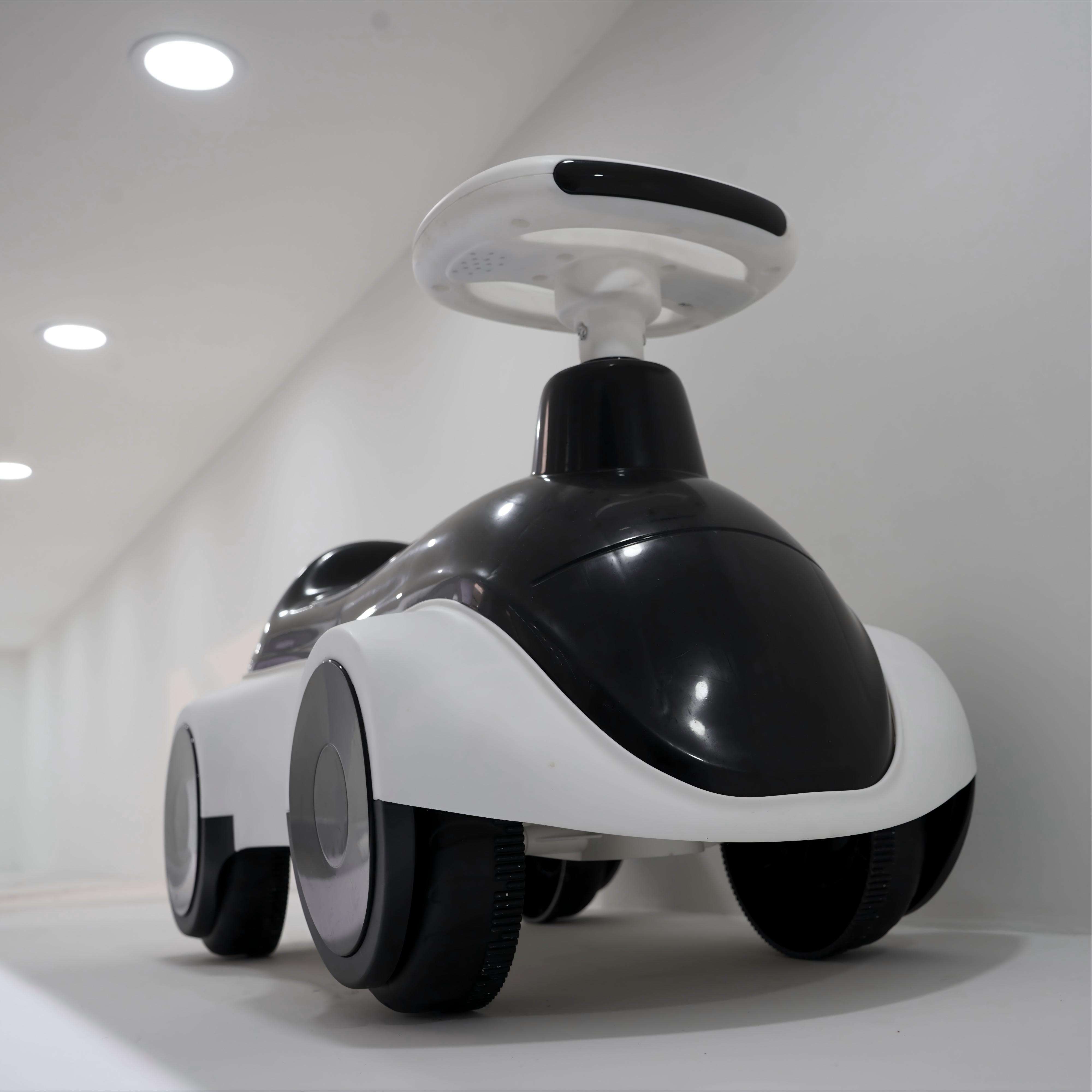 black and white color blocking