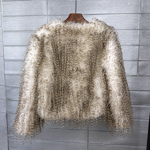 Manteau court vintage en fausse <span class=keywords><strong>fourrure</strong></span> imitation plumes de canari et de dinde, couleur unie, pour <span class=keywords><strong>femme</strong></span> enceinte, coupe ajustée, hiver 2024 - Product Image 3