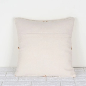 ปลอกหมอนอิงตกแต่งลายโบโฮสีงาช้างและสีเหลือง ทำด้วยมือ - Product Image 4