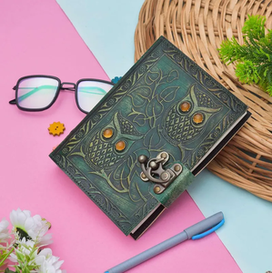 Journal en cuir vert fait main de qualité supérieure – Carnet de notes gaufré avec pierres précieuses, Cahiers d'écriture vintage - Product Image 1