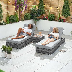 Chaise longue d'extérieur moderne et minimaliste sans accoudoirs en aluminium pour balcon, cour, piscine, plage, avec table basse - Product Image 4